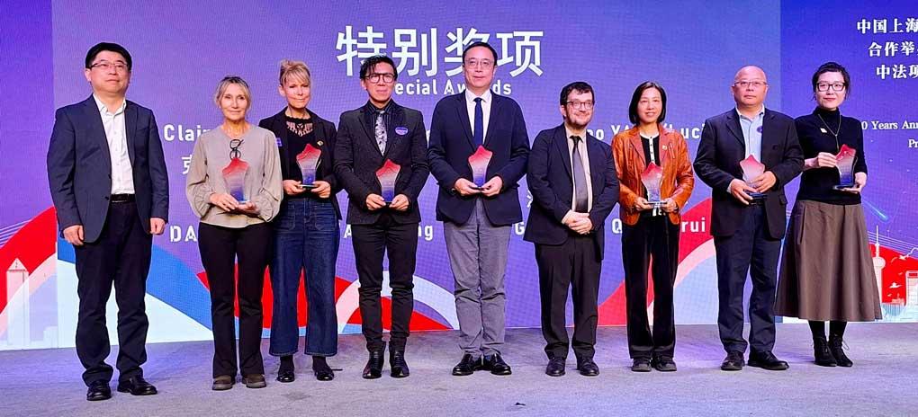 Claire Harpet et Marc Boninchi (2e et 6e de gauche à droite sur la photo)